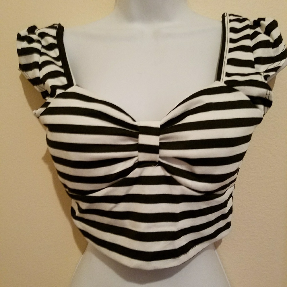 Black and white crop top